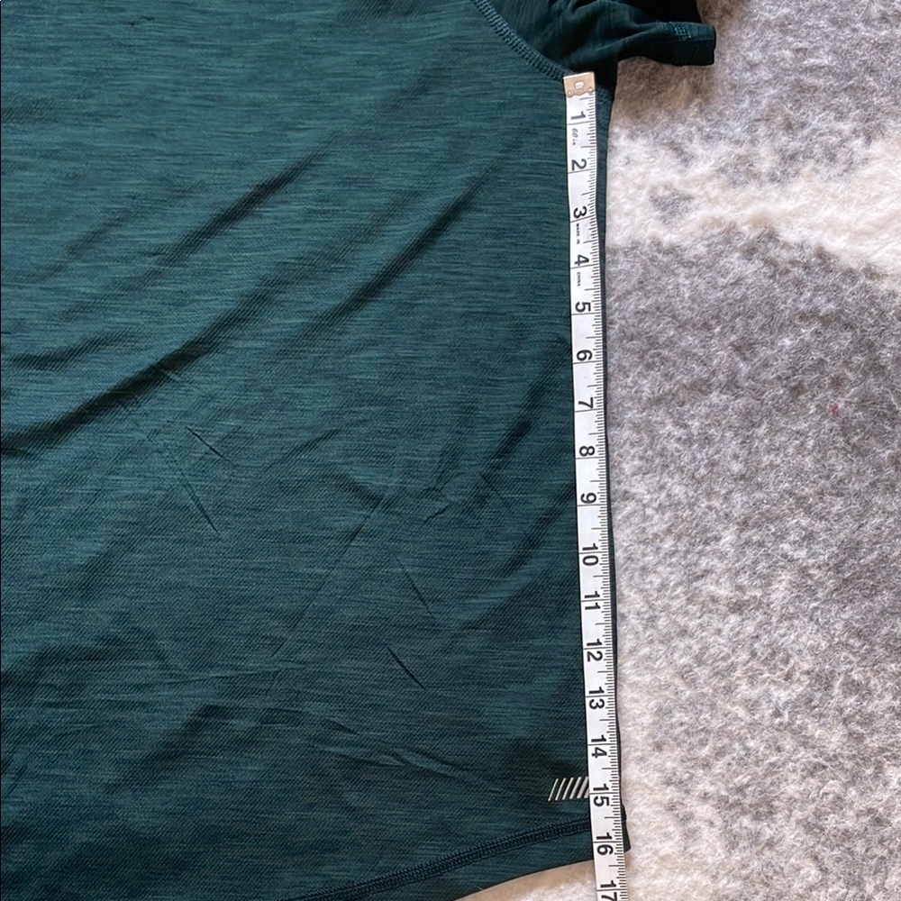 American Eagle Outfitters Green Short Sleeve Gym Tee - Picture 7 of 8